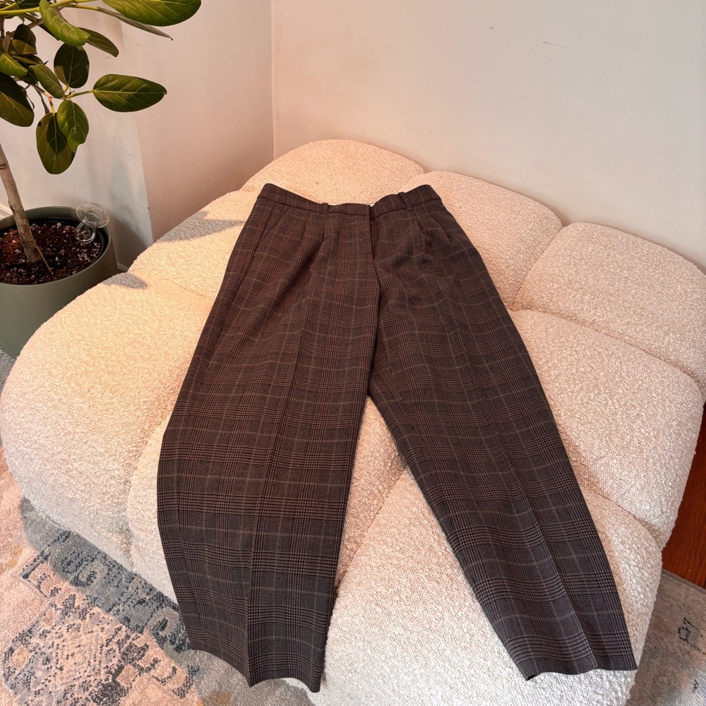 Aritzia Effortless Cropped Plaid - Size 6